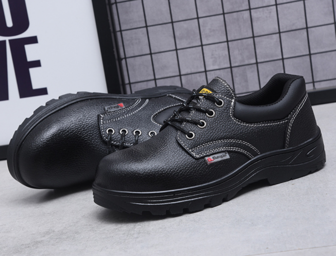 Cowhide Material PPE Safety Shoes Cow Leather Anti Slip Electrical